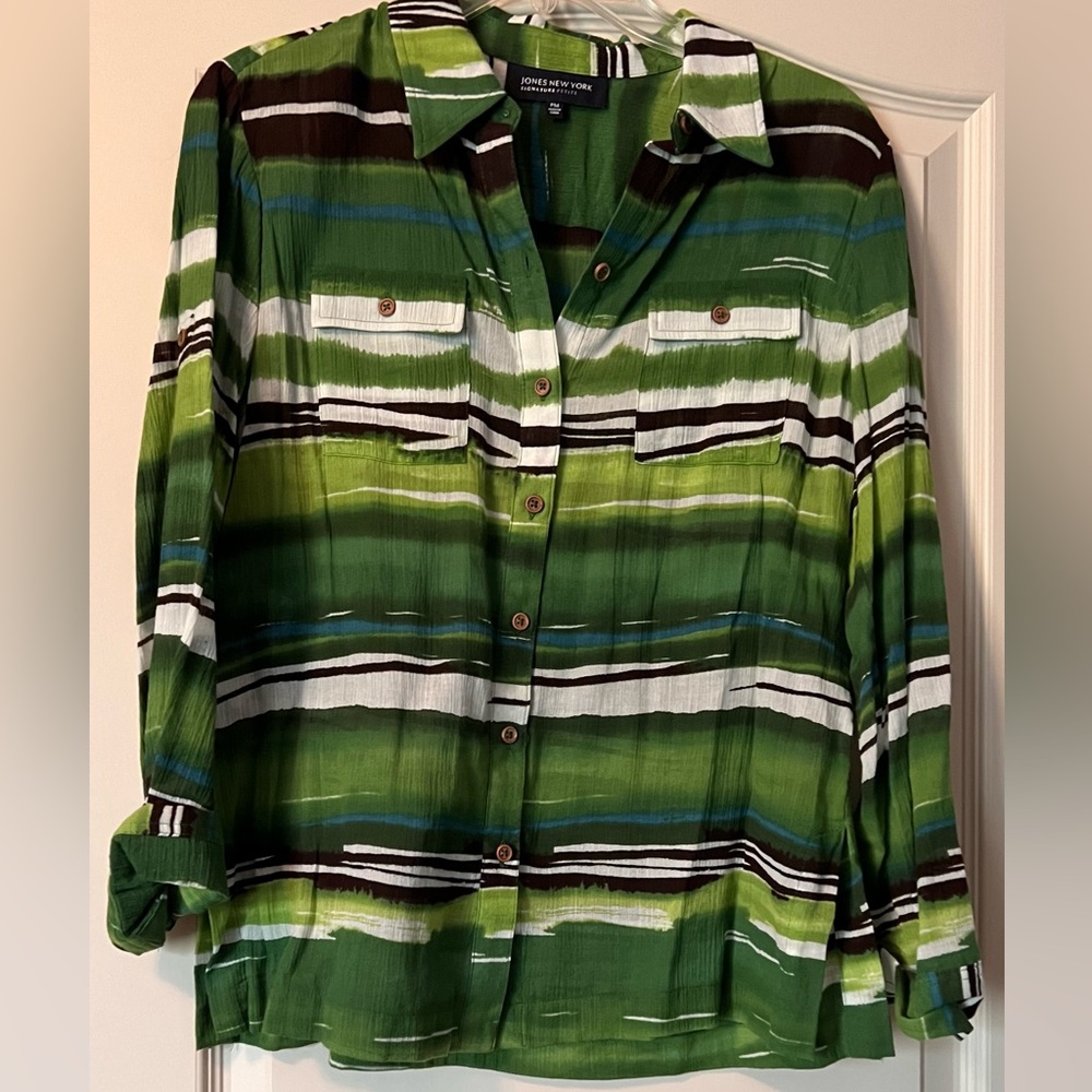 Jones NewYork signature petite button down shirt